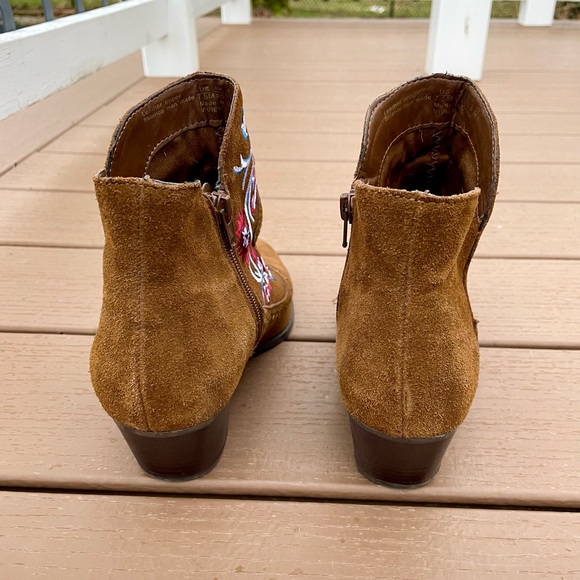 Carlos Santana Ankle Boots Brown Embroidered Suede Size 7.5 - Picture 5 of 8